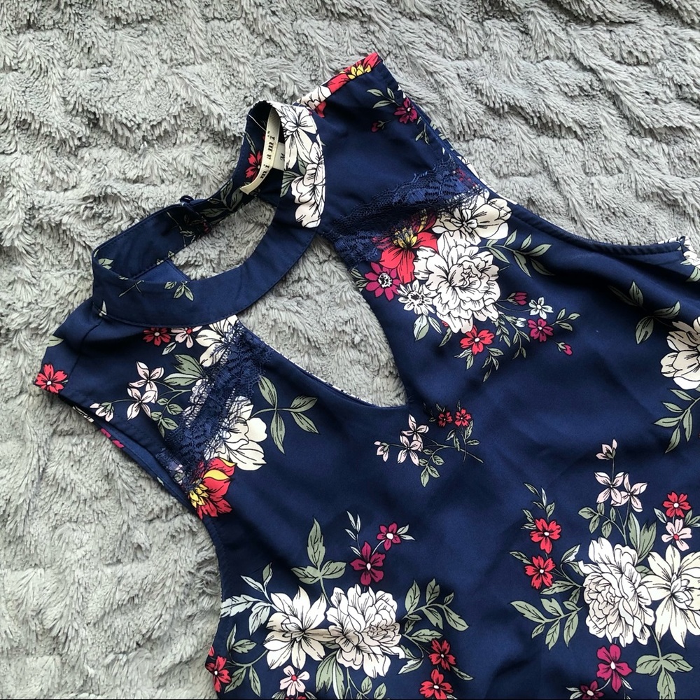 Francescas Collections Miami Navy Floral Choker Neck Cutout Dress Size M